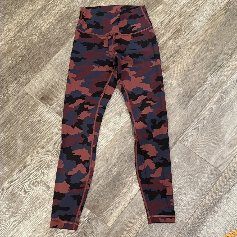 Lululemon Camo Print Leggings size 6
